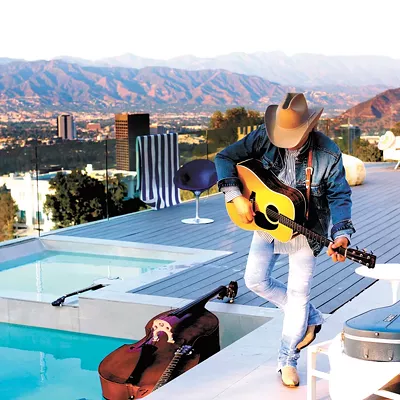 Dwight Yoakam never met a venue where he couldn't kill.
