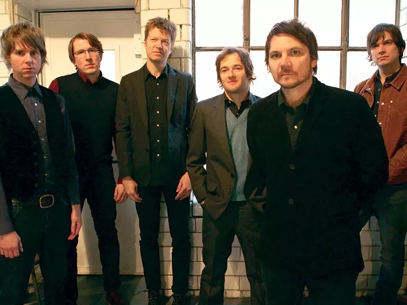 Wilco (L to R): Pat Sansone, Mikael Jorgensen, Nels Cline, John Stirratt, Jeff Tweedy, Glenn Kotche