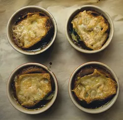 French onion soup - SAM SIMON