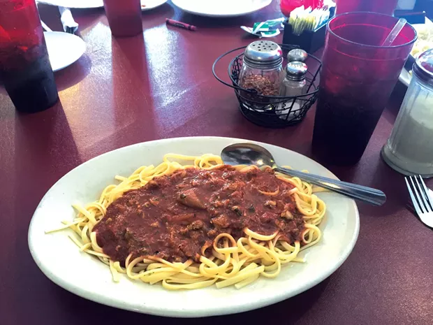 Linguine with red clam sauce - CATHY RESMER