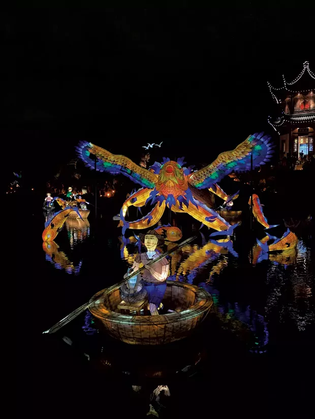 Scenes from the Montréal Botanical Garden's Jardins de Lumière show - ALISON NOVAK