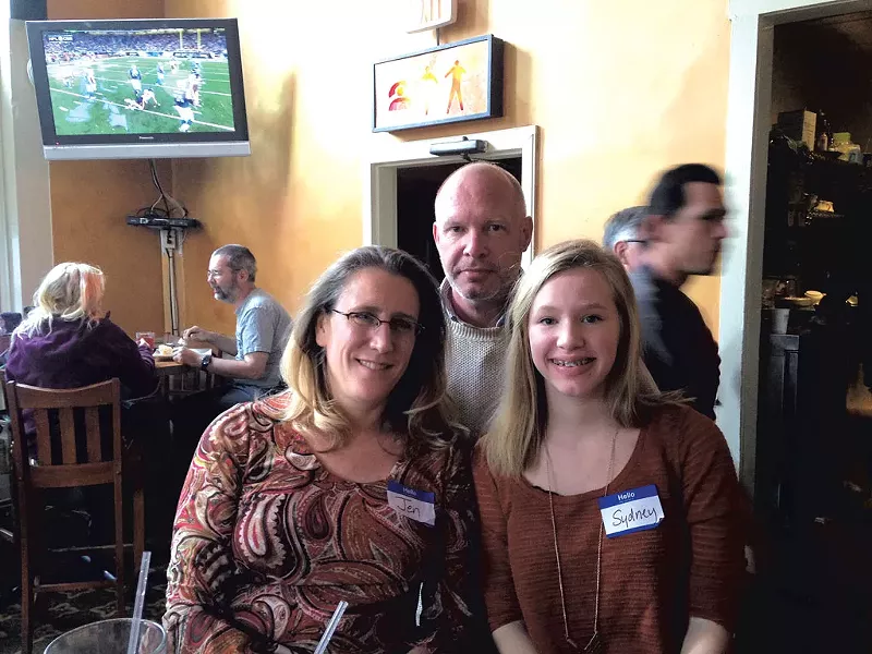 Sydney Hicks with her parents