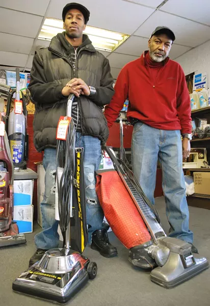 Artie and Arthur Willis. - MT PHOTO: DETROITBLOGGER JOHN