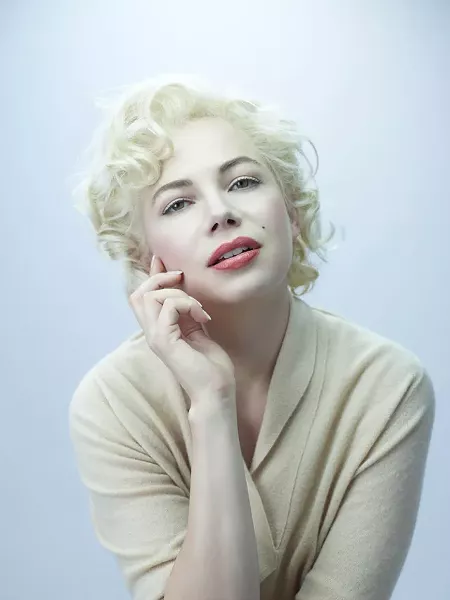 >From one hottie to another: Michelle Williams as