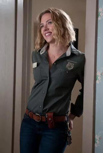 Really? Scarlett Johansson as a zookeeper?