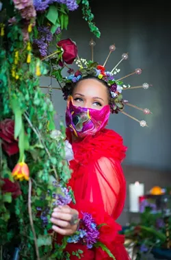 Set Flowers by Gabrielle; hairstyling and hair mask by Kristina @theGlamTech. - MARIA POPIVANOVA