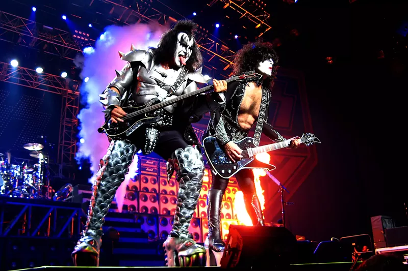 KISS.