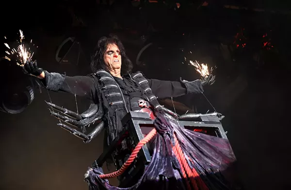Alice Cooper announces first Detroit-area record signing in more than a decade