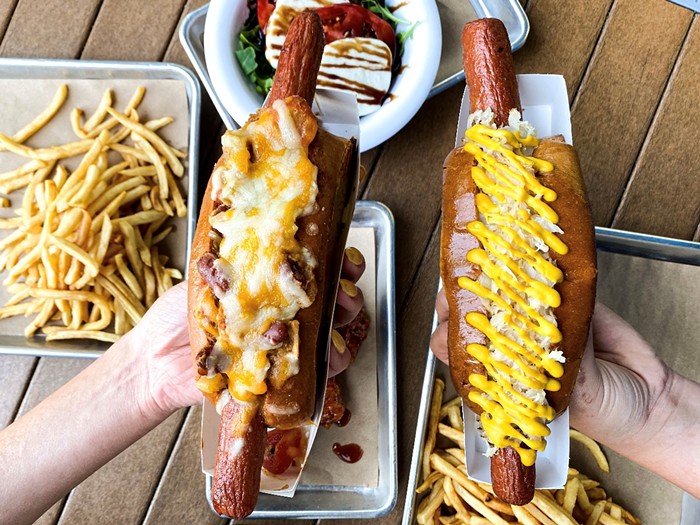 Combien de hot-dogs pouvez-vous manger en cinq minutes ? - PHOTO AVEC L'AUTORISATION DE LEGENDS TAVERN