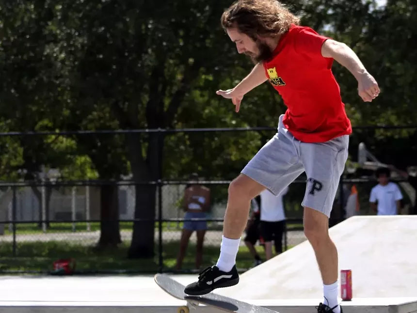 Pouya déchire les decks au Kendall Freepark lors de la dernière rencontre de skate de SSIG. - PHOTO PAR JESSE FRAGA