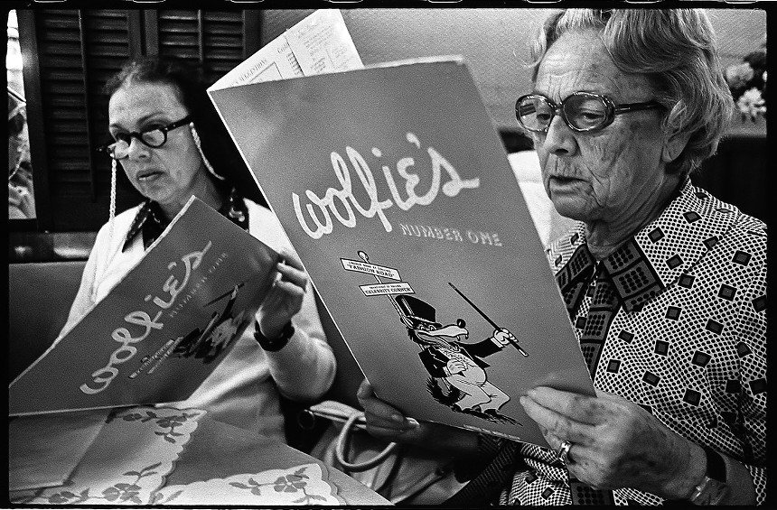 © GODLIS