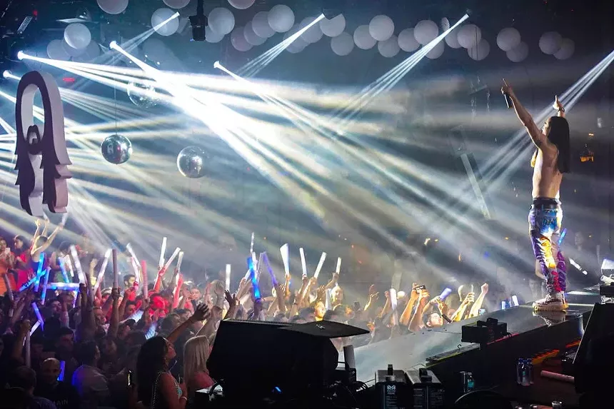 Steve Aoki - WORLD RED EYE