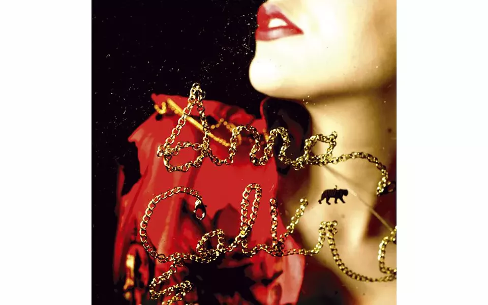 Anna Calvi - BY ANNA CALVI - DOMINO RECORDINGS