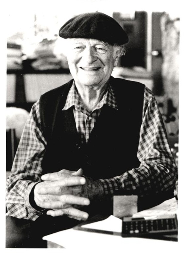 Linus Pauling at age 86 (National Library of Medicine, Public Domain)