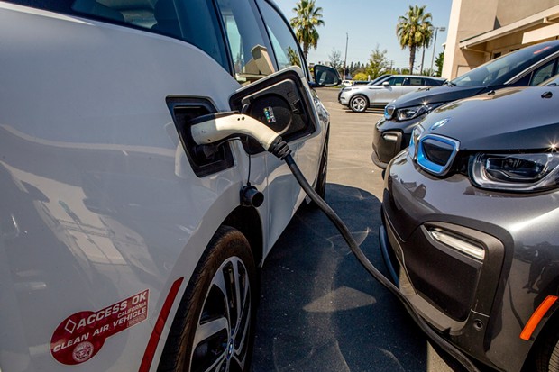 Electric cars at Niello BMV dealership in Sacramento on September 12, 2019. - PHOTO BY ANNE WERNIKOFF FOR CALMATTERS