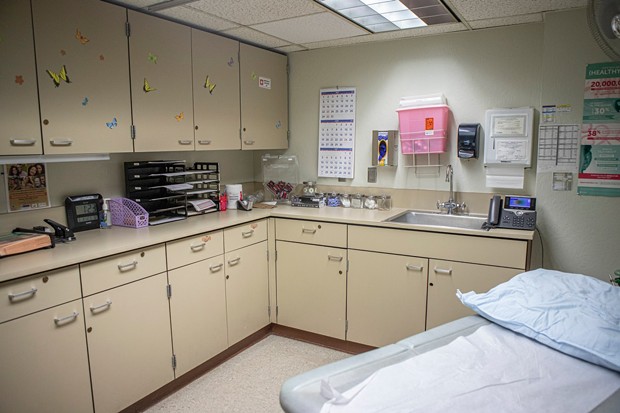 A medical examination room in Fresno on June 8, 2022. - PHOTO BY LARRY VALENZUELA, CALMATTERS/CATCHLIGHT LOCAL