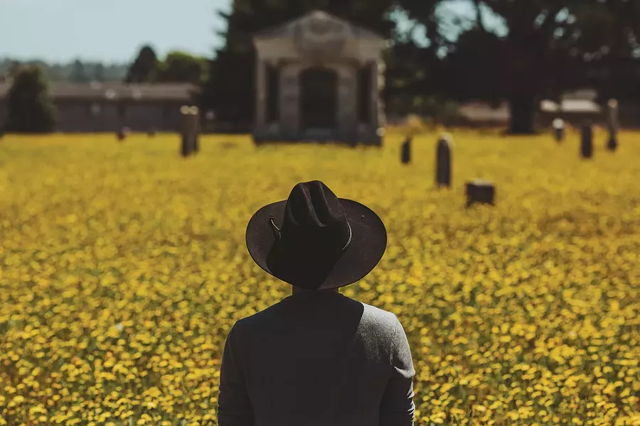 “Alone together,” 2:48 p.m. - LEÓN VILLAGÓMEZ