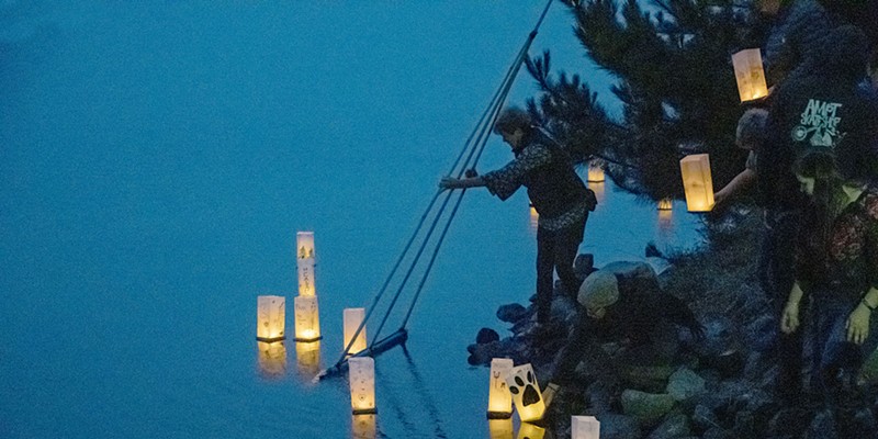 Photos: 39th Annual Lantern Floating Festival