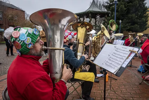 Photos: 'Tis the Tuba Season - Vimarsana News