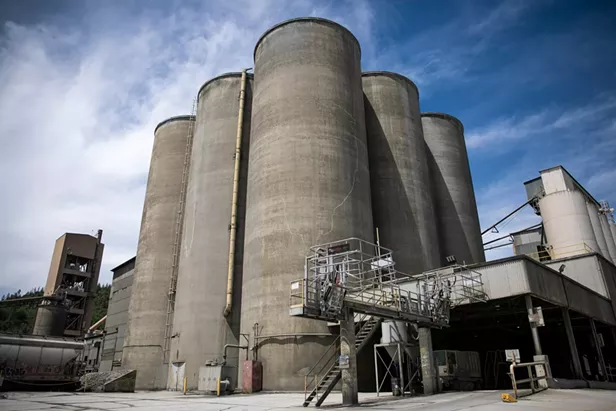 Climate-friendly Cement? California Takes on a High-Carbon Industry - Vimarsana News
