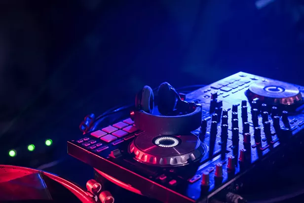 Music Tonight: Thursday, March 30 - Vimarsana News