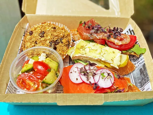 CROSTINI CREATIONS BaguetteAbout.it customizes offerings based on the venue. A sample picnic box at a winery might include an oatmeal raisin cookie, Mediterranean side salad (recipe below), and a trio of crostini, such as Piggy Meets Goat, Pearfect Brie, and What a Catch. - PHOTO COURTESY OF BAGUETTEABOUT.IT