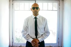 GUITARISTA: L.A.-based guitarist-songwriter J Mosley plays Frog and Peach on March 27. - PHOTO COURTESY OF J MOSLEY