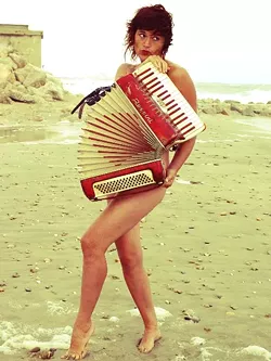 ACCORDION CABARET : French cabaret artist Jetty Swart plays Steve Key’s Songwriters at Play showcase on Jan. 23 at Sculpterra Winery. - PHOTO COURTESY OF JETTY SWART