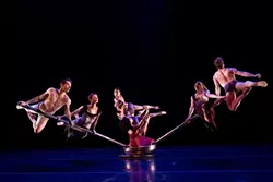SPUTNIK : - PHOTO COURTESY OF MOMIX