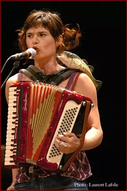 LIFE IS A CABARET : Jetty Swart will bring French-style cabaret to Steynberg Gallery on Oct. 26 and The Porch on Thursday, Oct. 28. - PHOTO COURTESY OF JETTY SWART