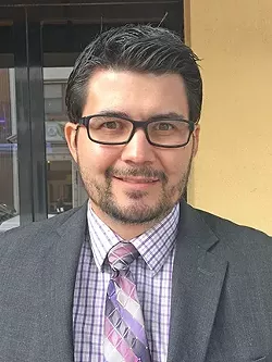Lee Olivas
