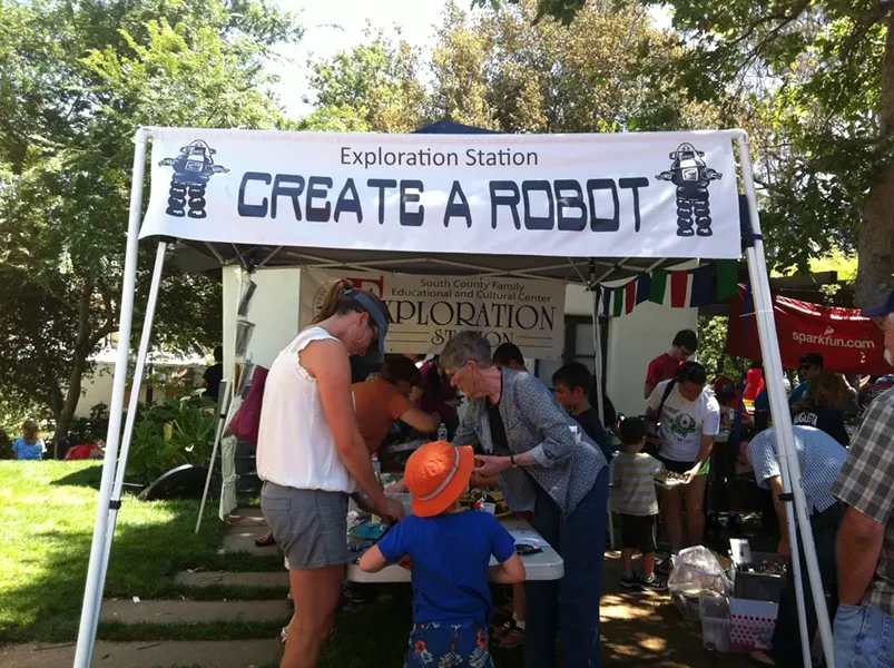 MAKING MOMENTS : The Mini Maker Faire on May 11 brought robots to life, music to banjos, and families together. - PHOTO BY MAEVA CONSIDINE