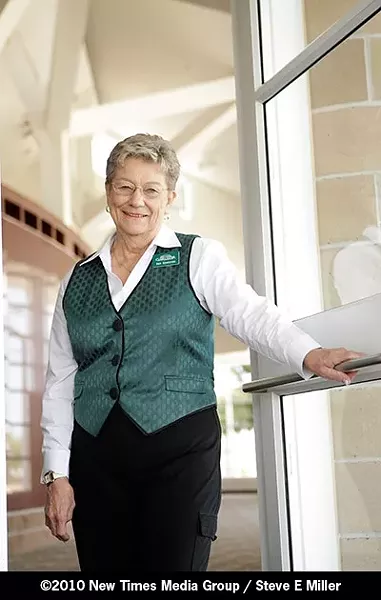 BEV EDMINSTON : - PHOTO BY STEVE E. MILLER
