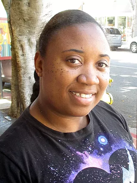 Tenisha Thorne
