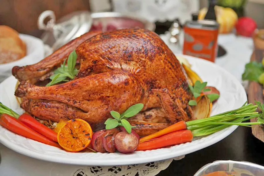 SLICE IT UP, SLEEP IT OFF Gluttony, sloth, and—of course—political disagreements will abound this Thanksgiving. Take Flavor writer Hayley Thomas Cain's advice, and "roll with it." Oh, and pass the rolls, please! - PHOTO COURTESY OF DINA MANDE