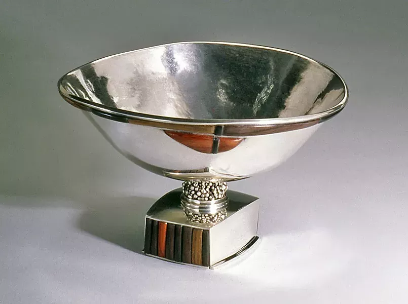 WITH HONOR A footed bowl made by San Luis Obispo sculptor Crissa Hewitt was gifted to Julia Child when the Central Coast Classic honored the culinary giant at a special dinner in 2002. - PHOTO COURTESY OF CRISSA HEWITT