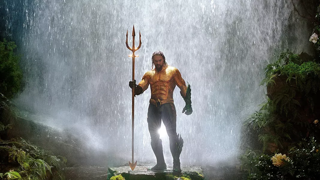 MAKING A SPLASH Jason Momoa plays a man with a destiny to rule the water world, with a soft spot for his native human land, in Aquaman. - PHOTOS COURTESY OF WARNER BROS. ENTERTAINMENT INC.