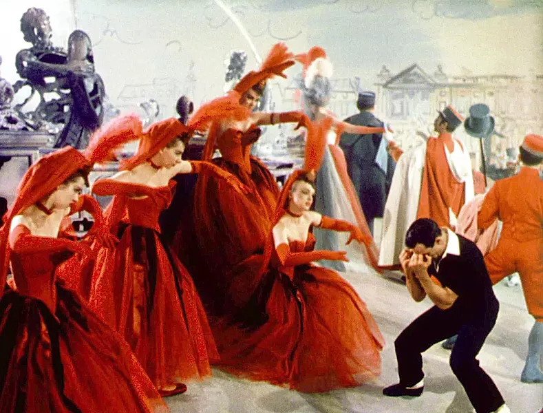 CHANT ET DANSE American ex-pat Jerry Mulligan (Gene Kelly) dances his way through post-World War II Paris, in An American in Paris, screening Jan. 19 and 22, in the Downtown Centre Cinemas. - PHOTO COURTESY OF COLUMBIA PICTURES