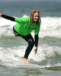 CLINIC WILL TEACH AMPUTEES TO SURF