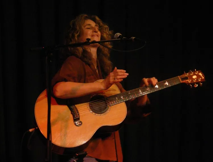SLAP-TAP! : Virtuoso guitarist and singer-songwriter Vicki Genfan brings her amazing slap-tap technique to a show at Painted Sky Studios on Jan. 23. - PHOTO COURTESY OF VICKI GENFAN