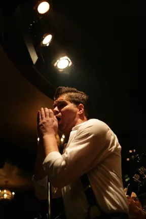 cover-Lead_singer_2.jpg