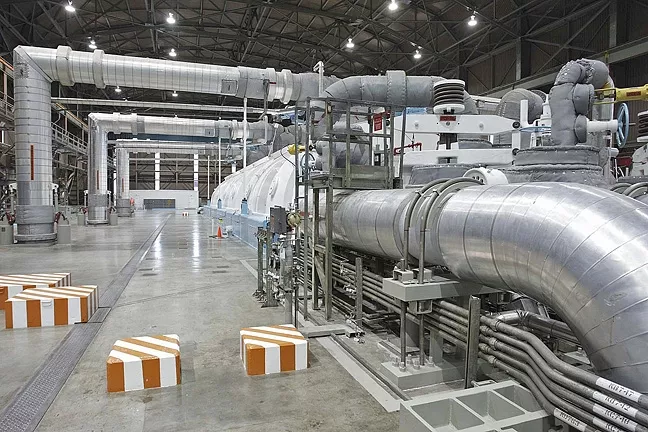DECOMMISSION ECONOMY: Cuesta College and PG&E hope to train students for jobs in nuclear maintenance. Even nuclear power plants that will eventually shut down need skilled technicians, according to the energy company. - FILE PHOTO BY STEVE E. MILLER