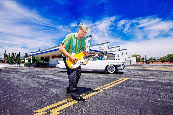 Guitar master Deke Dickerson plays The Siren on Dec. 8 - Vimarsana News