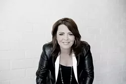 Kathleen-Madigan-Madigan-Again-Photo-Credit-Natalie-Brasington-2_web.jpg