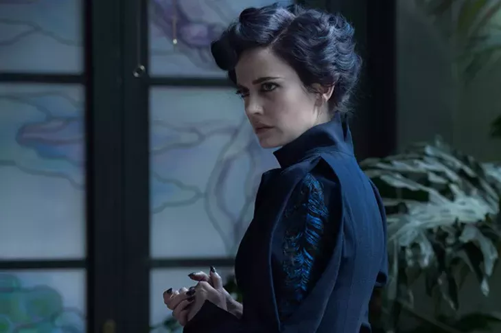 DF-04244 - Eva Green portrays Miss Peregrine, who oversees a magical place that is threatened by powerful enemies. Photo Credit: Jay Maidment. / Twentieth Century Fox - PHOTO CREDIT: JAY MAIDMENT