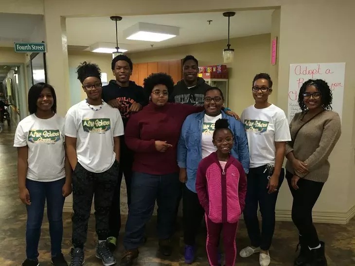 IMG_0102-2015-Thanksgiving-Grace-Living-Center-community-service-project.jpg