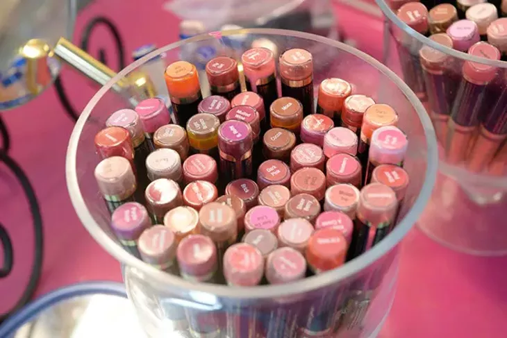 Lollies-Beauty-Bar-3870gf.jpg