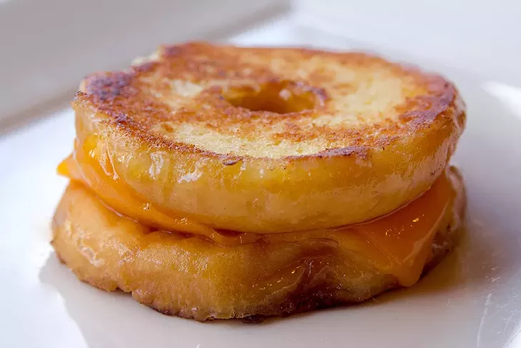 tom_chee_grilled_cheese_donut.jpg