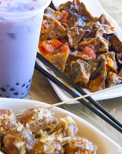 Eggplant in garlic and toku yaki and bubble tea at Wahaha. (Shannon Cornman)