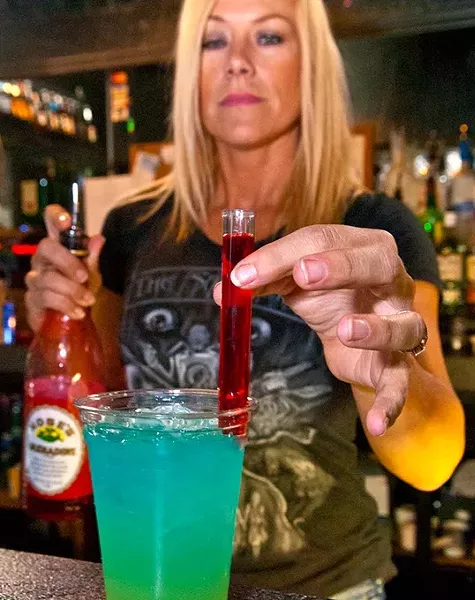 Voodoo-Lounge-mix-drink-94mh.jpg